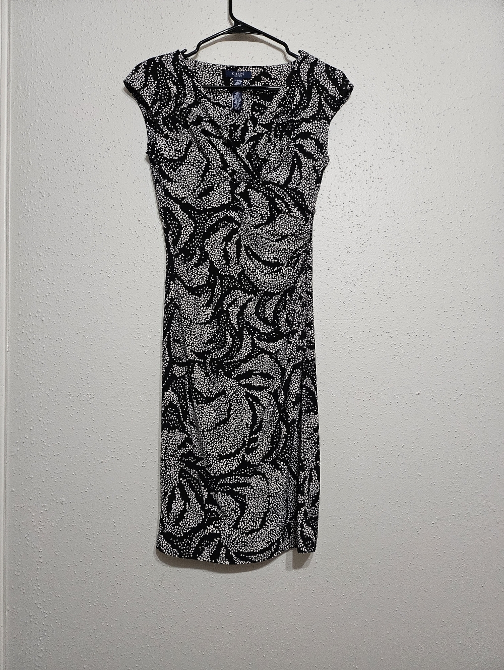 Chaps Black White Sheath Dress XS Ruched Faux Wrap Shoulder Pads Stretch